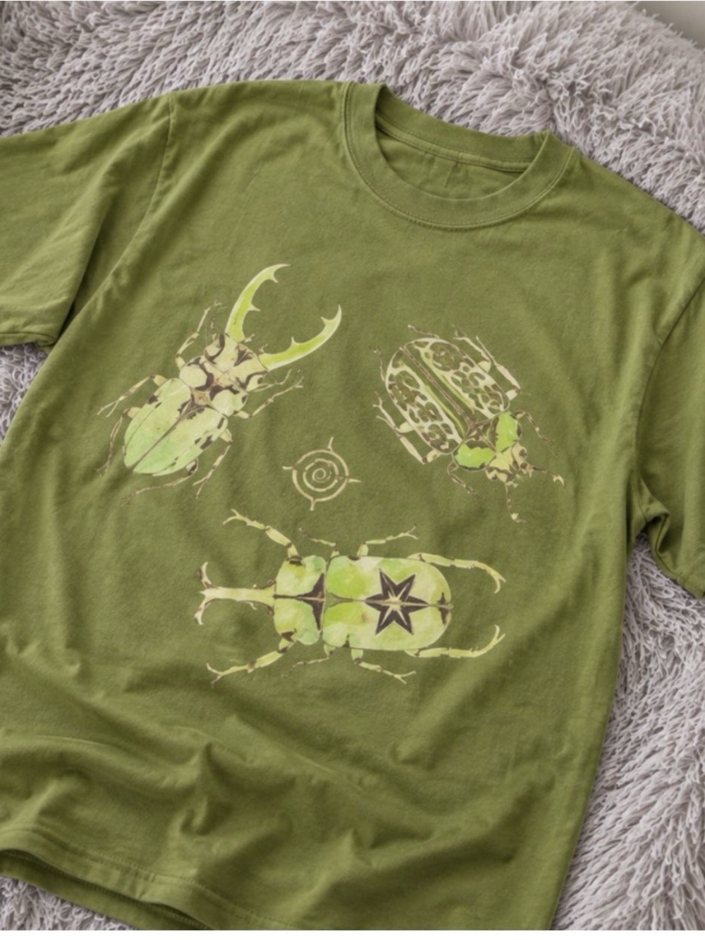 Gildan Olive Green Short-Sleeve Beetle Graphic Tee